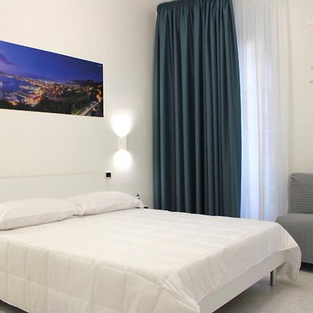 Francesco House Bed and Breakfast Castellammare di Stabia Exteriör bild