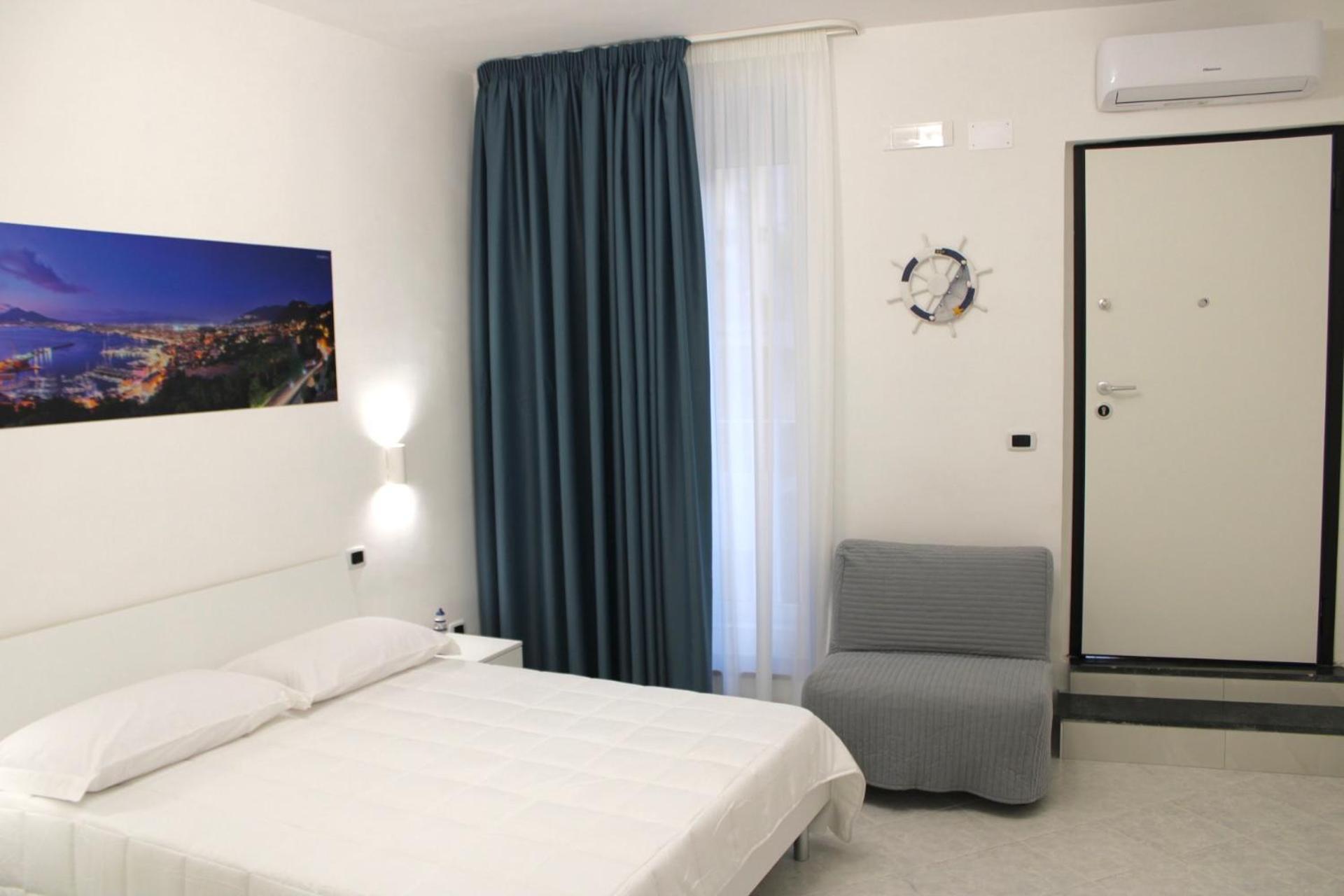 Francesco House Bed and Breakfast Castellammare di Stabia Exteriör bild